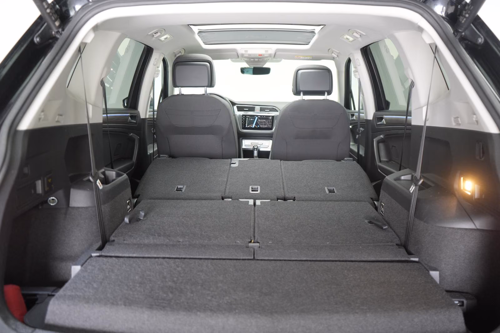 (B-288) Volkswagen Tiguan Allspace 2.0 TDI 4Motion Elegance STHZ/Pa - Image 26