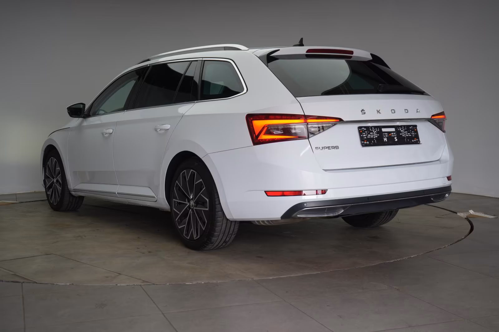 (B-304) Skoda Superb 2.0 TDI DSG L&K ACC/Leder/LED/Kamera/Virt - Image 4
