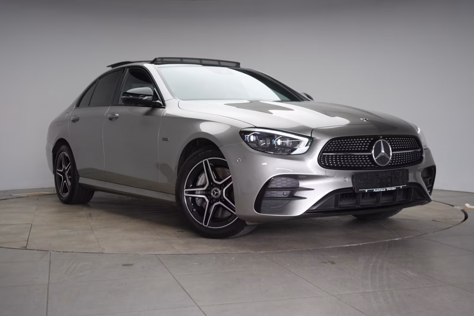 (B-093) Mercedes-Benz(Hybrid) E 300 e 9G-Tronic AMG Line - Image 1