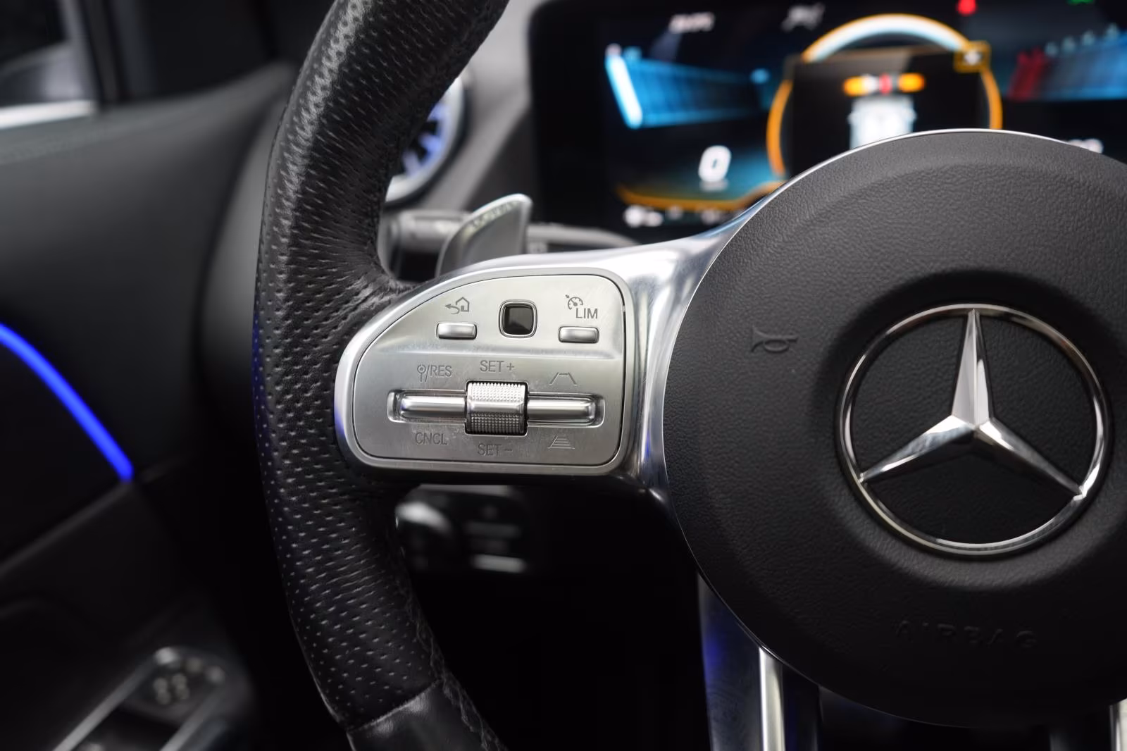 (B-086) Mercedes-Benz GLA 35 AMG 4Matic Pano/STHZ/HUD/360Kamera - Image 21