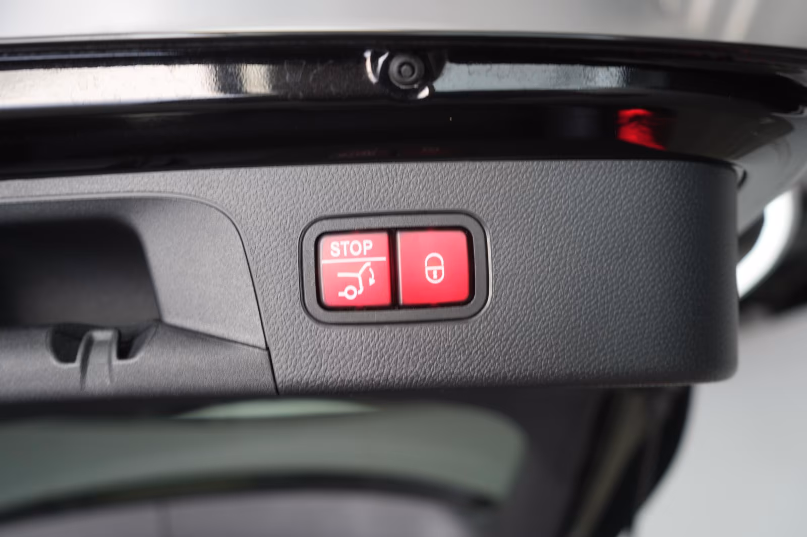 (B-297) Mercedes-Benz(Hybrid) GLC 300 de 4Matic AMG Distronic/kamera/Pano/ - Image 29