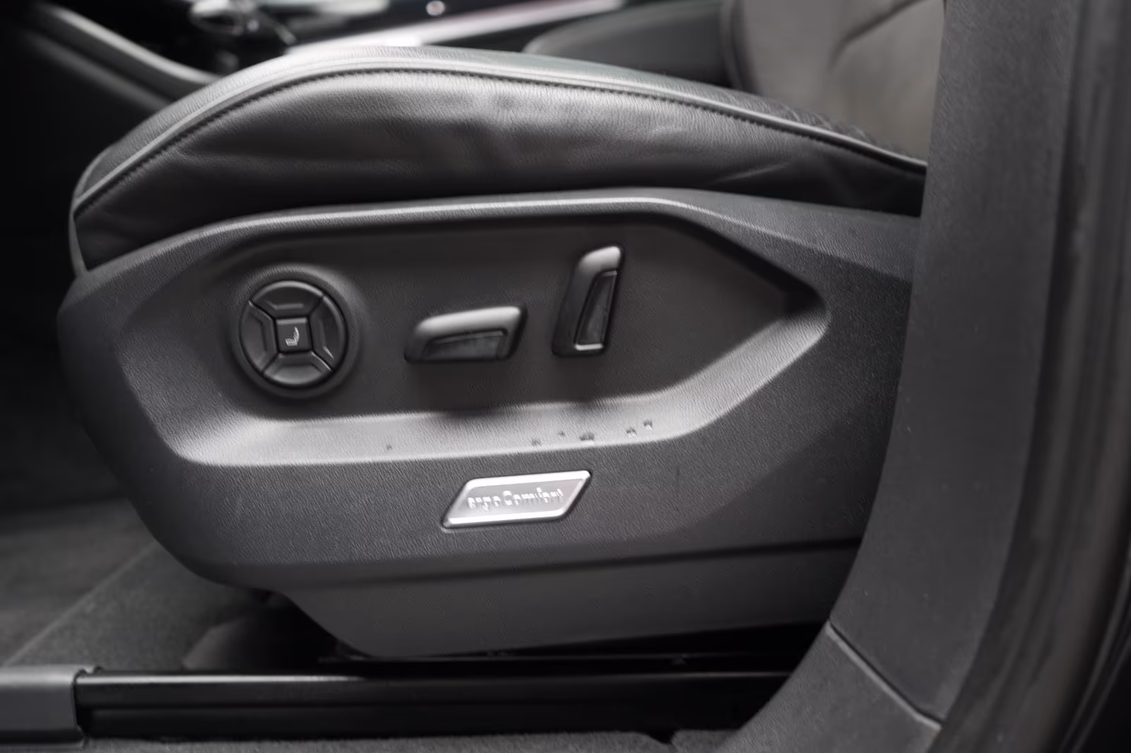 (B-135) Volkswagen Touareg 3.0 V6 TDI 4Motion R line Navi/Leder/A - Image 22