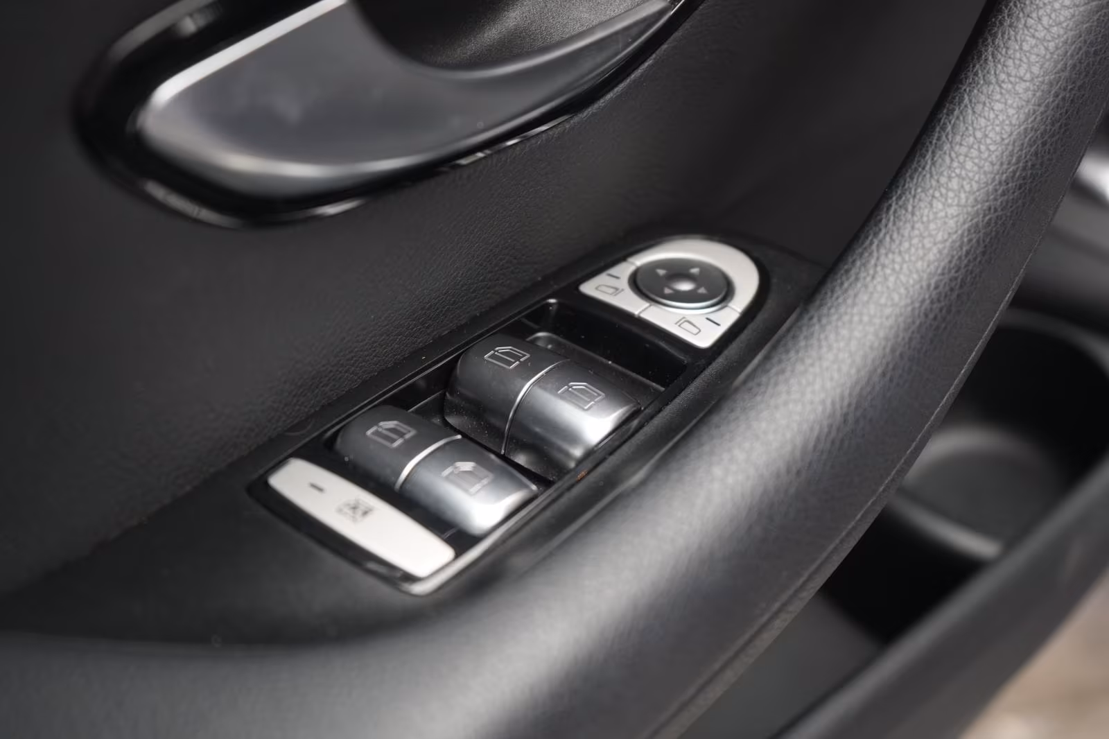 (B-378) Mercedes-Benz(Hybrid) E 300 e T 9G-Tronic Navi/Temp/Kamera/Pano/ - Image 17