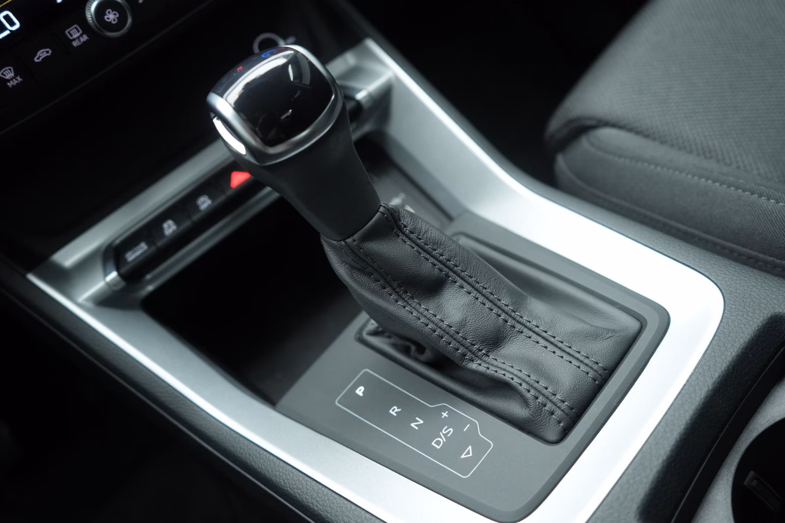 (B-645) Audi Q3 35 TFSI S tronic advanced CarPlay/Temp/Virtua - Image 20