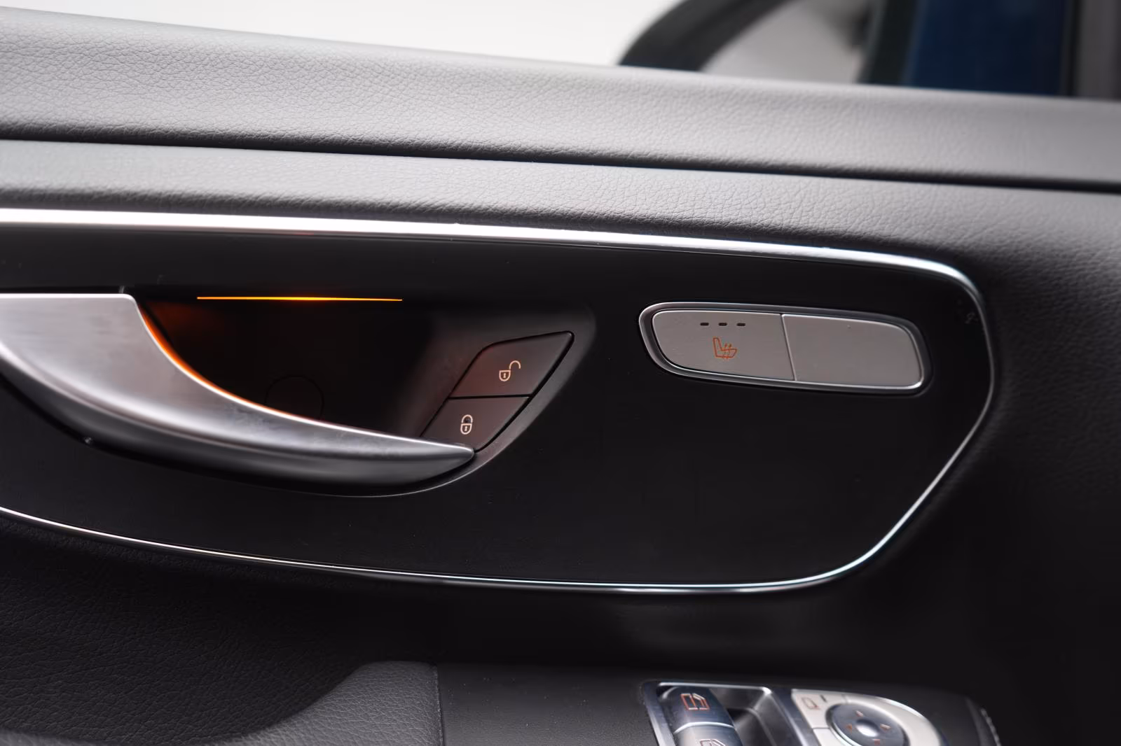 (B-342) Mercedes-Benz V 220 d kompakt 9G-Tronic Avantgarde Led - Image 19