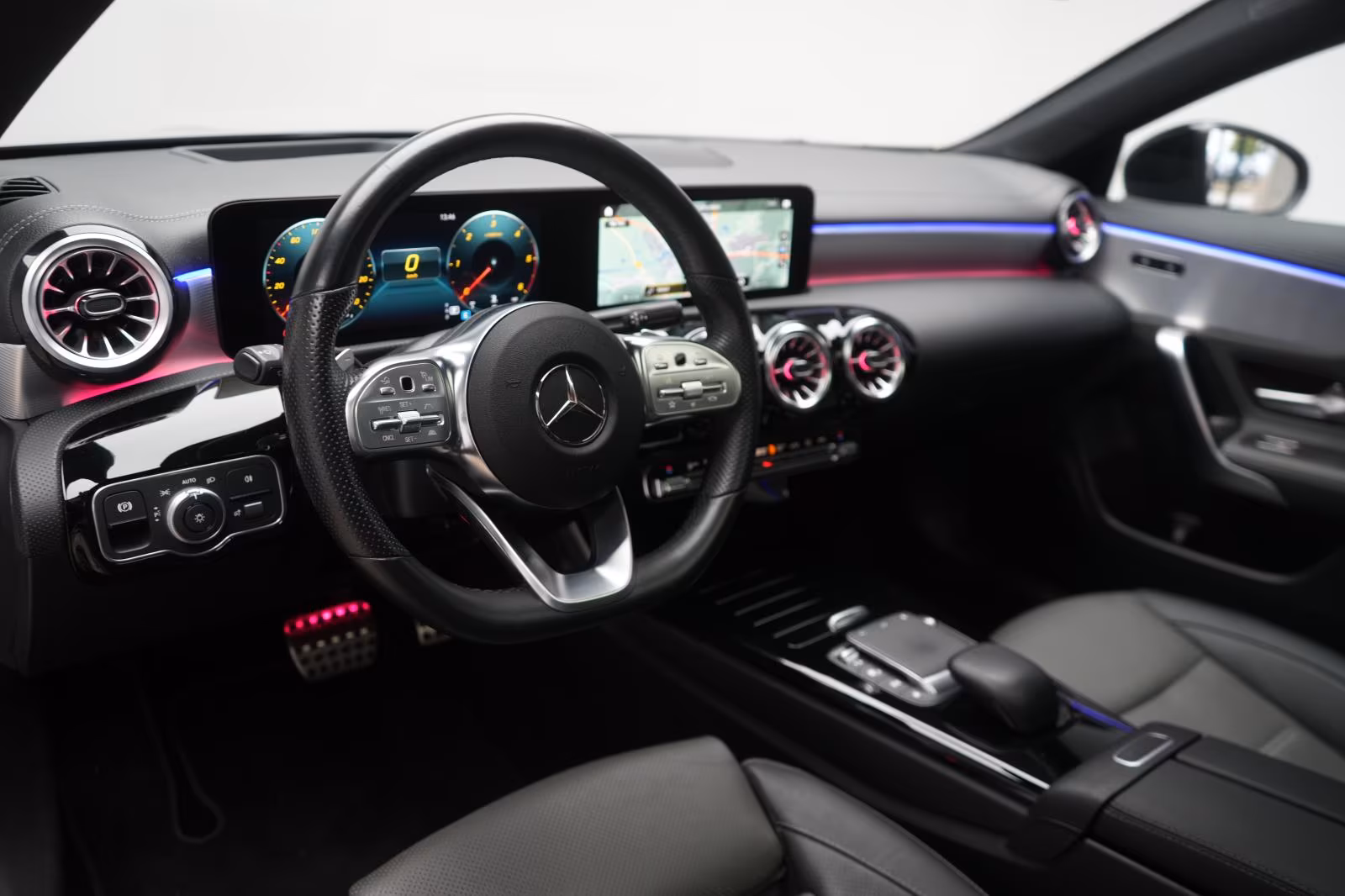 (B-318) Mercedes-Benz CLA 220 Shooting Brake d 4Matic 8G-DCT AMG L - Image 7