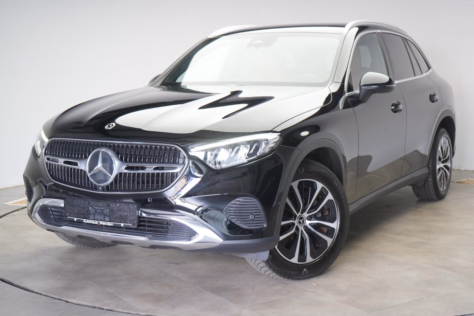 (B-146) Mercedes-Benz GLC 200 4Matic 9G-Tronic Avantgarde Advance - Image 3
