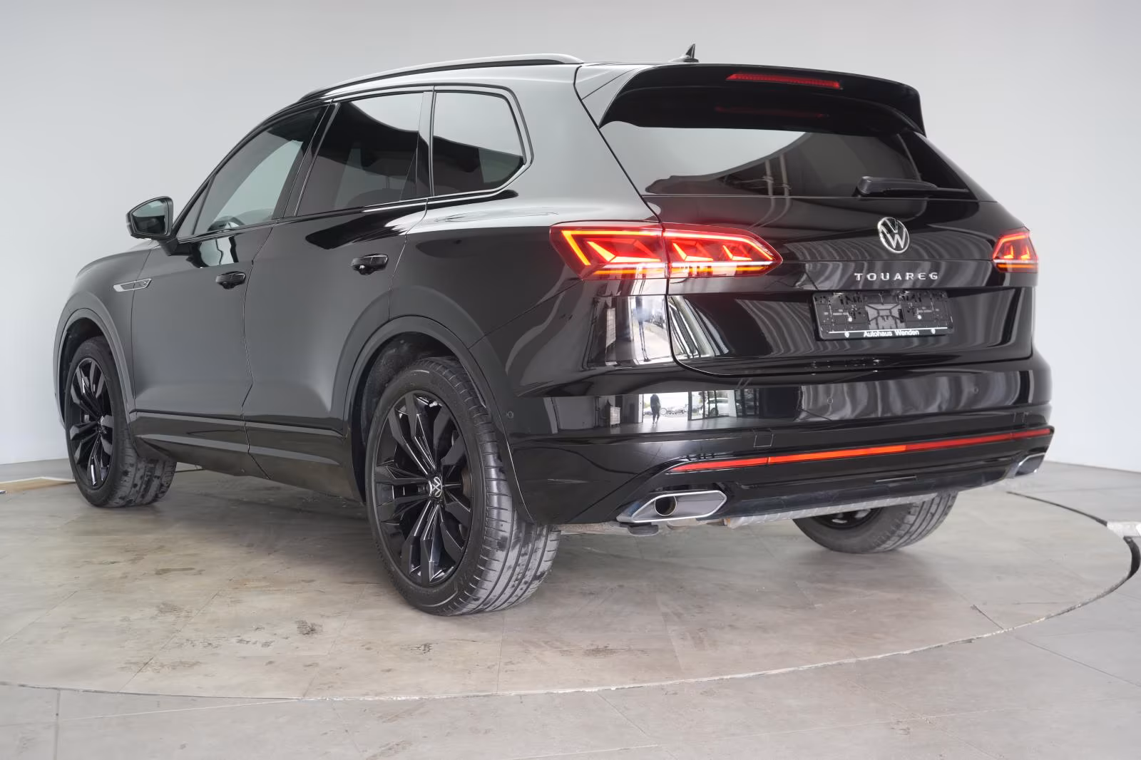 (B-614) Volkswagen Touareg 3.0 V6 TDI 4Motion R-Line Leder/ACC/HUD/ - Image 4