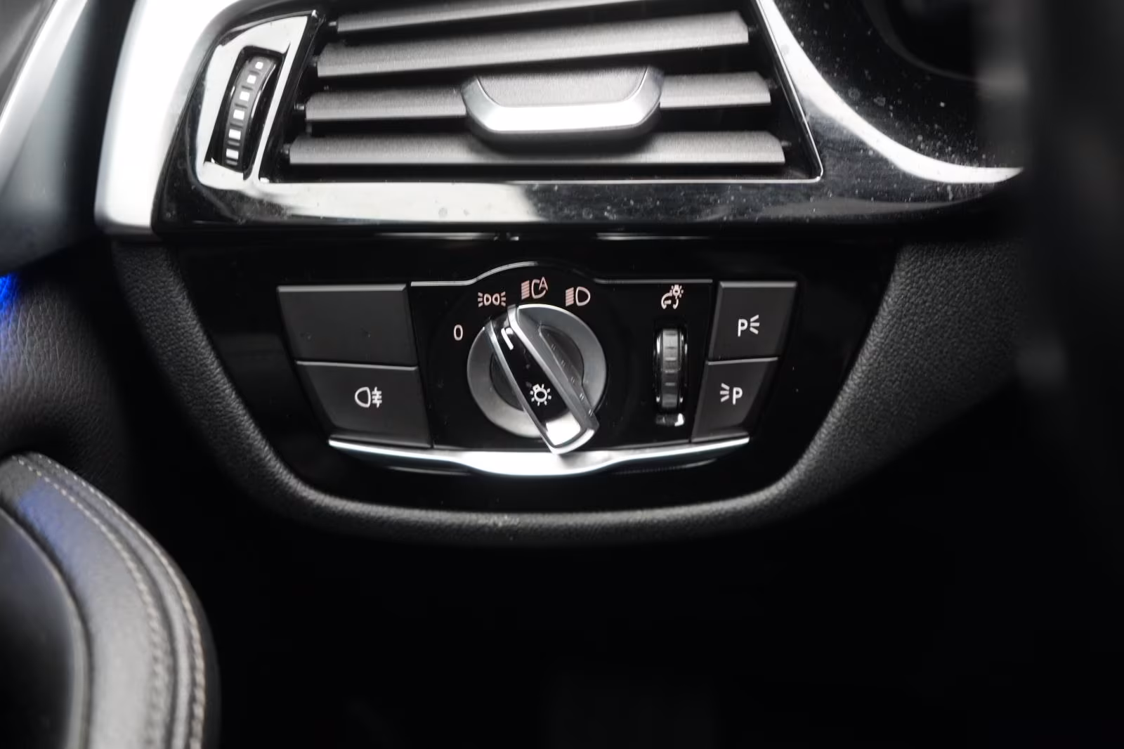 (B-568) BMW 520 i Luxury Line - Image 18