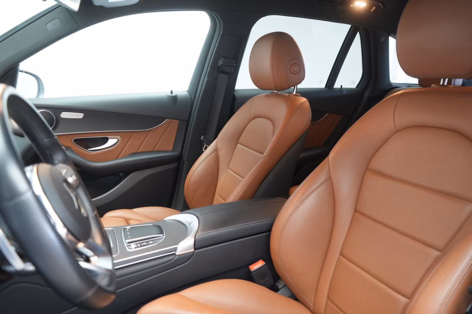 (B-208) Mercedes-Benz(Hybrid) GLC 300 e 4Matic 9G-Tronic AMG Leder/Temp/Kam - Image 7