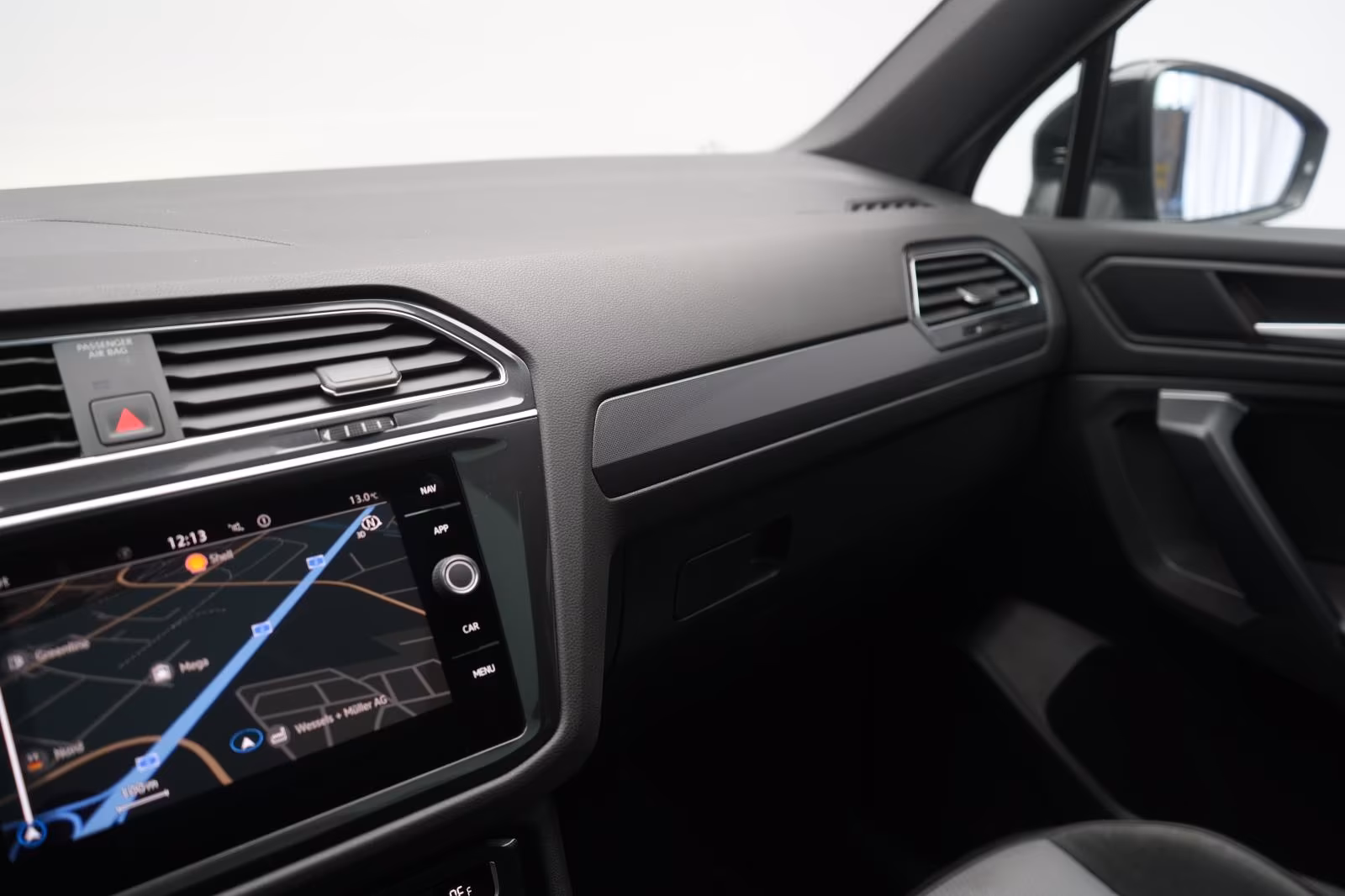 (B-770) Volkswagen Tiguan Allspace 2.0 TDI 4Motion DSG R line Navi/ - Image 11