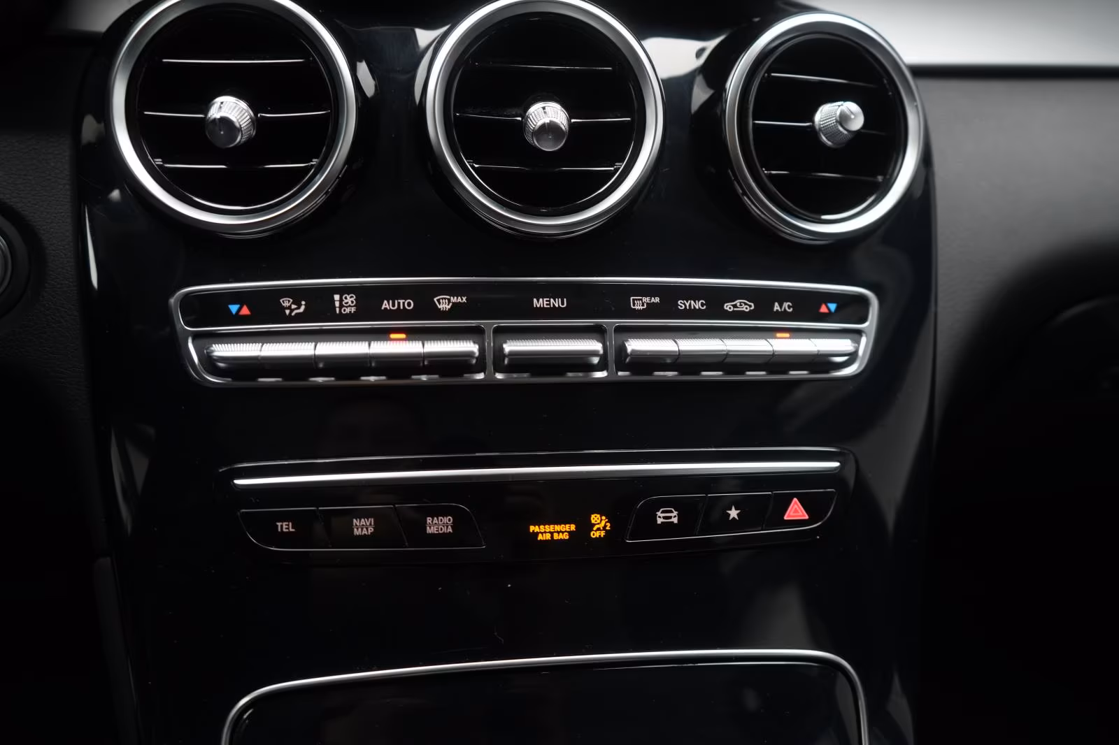 (B-721) Mercedes-Benz GLC 220 d 4Matic 9G-Tronic Autopilot/Distronic/L - Image 14