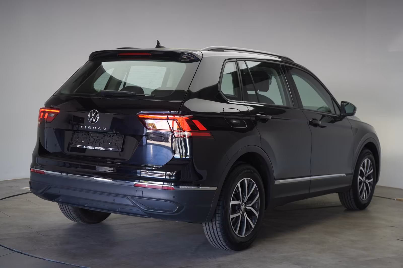 (B-654) Volkswagen Tiguan 1.5 TSI Life ACC/Lane/Appconnect/ - Image 5