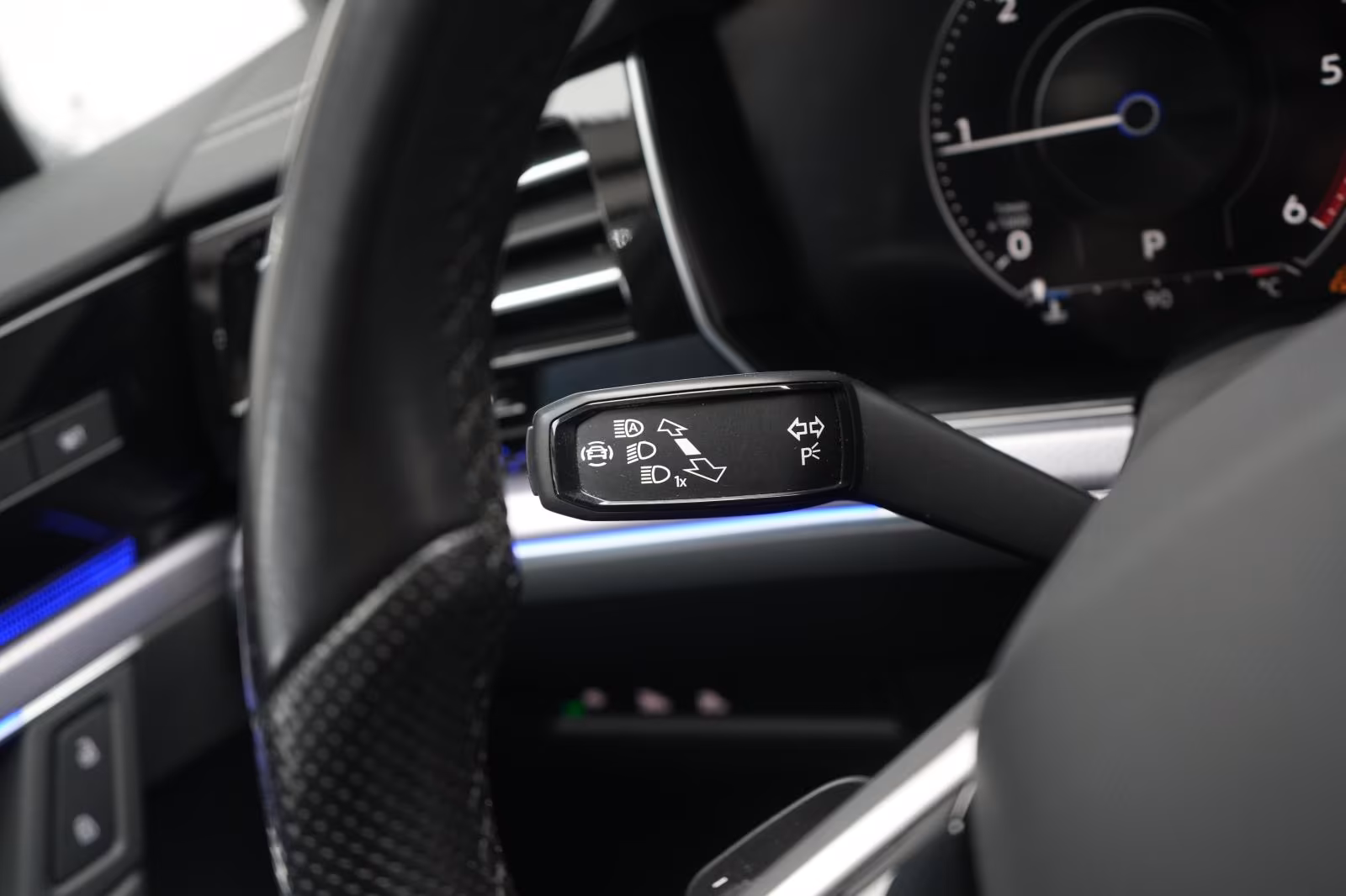 (B-603) Volkswagen Touareg 3.0 V6 TDI 4Motion R-Line Leder/ACC/Kame - Image 19