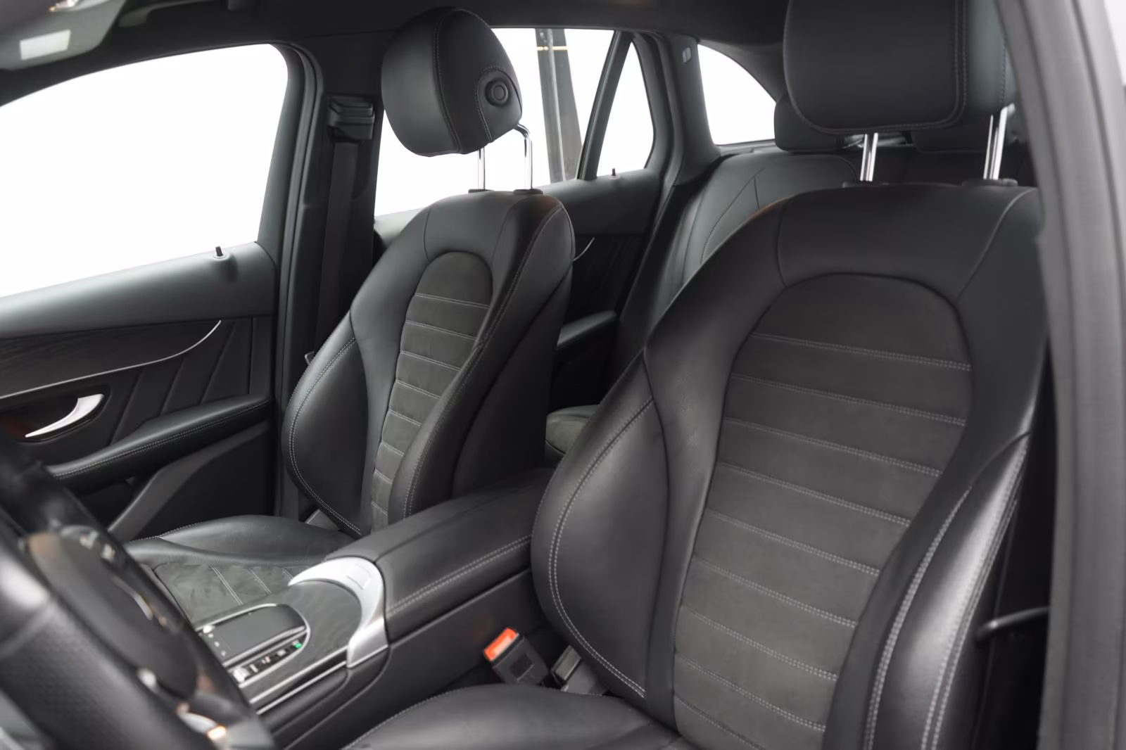 (B-717) Mercedes-Benz GLC 300 d 4Matic 9G-Tronic AMG Temp/Kamera - Image 8