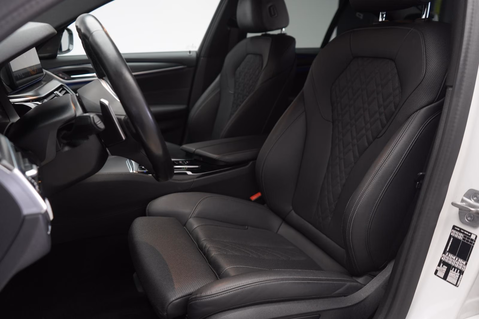 (B-323) BMW 520 d M-Sport Leder/Temp/Kamera/H&K/Carplay - Image 5