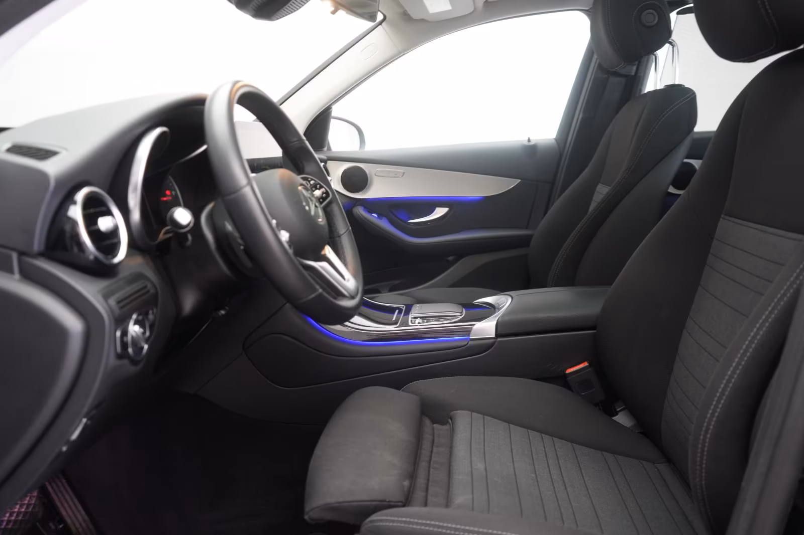 (B-482) Mercedes-Benz(Hybrid) GLC 300 de 4Matic 9G-Tronic Temp/Kamera/HUD - Image 6