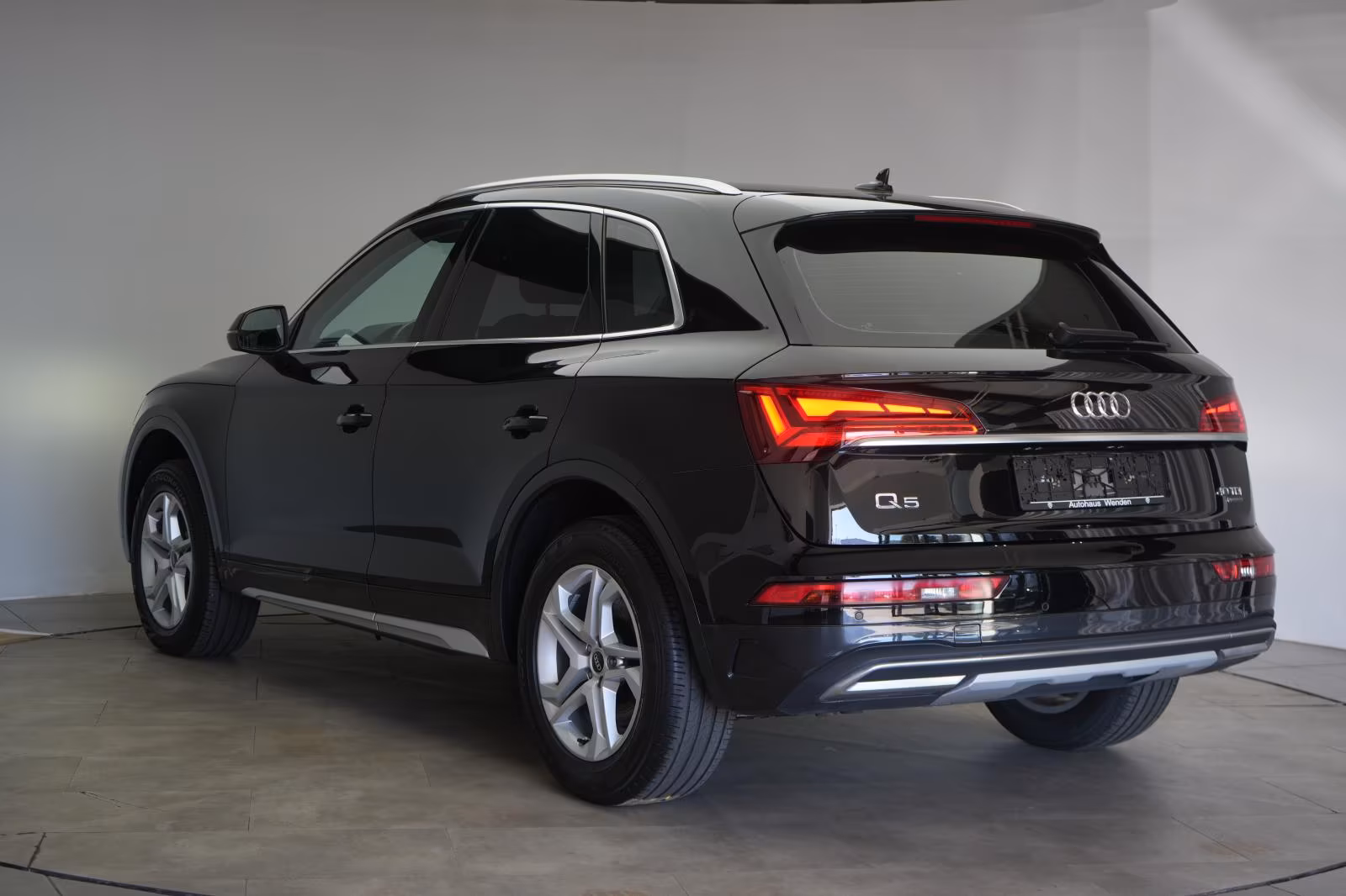 (B-157) Audi Q5 40 TDI quattro S tronic advanced ACC/Virtual/ - Image 4