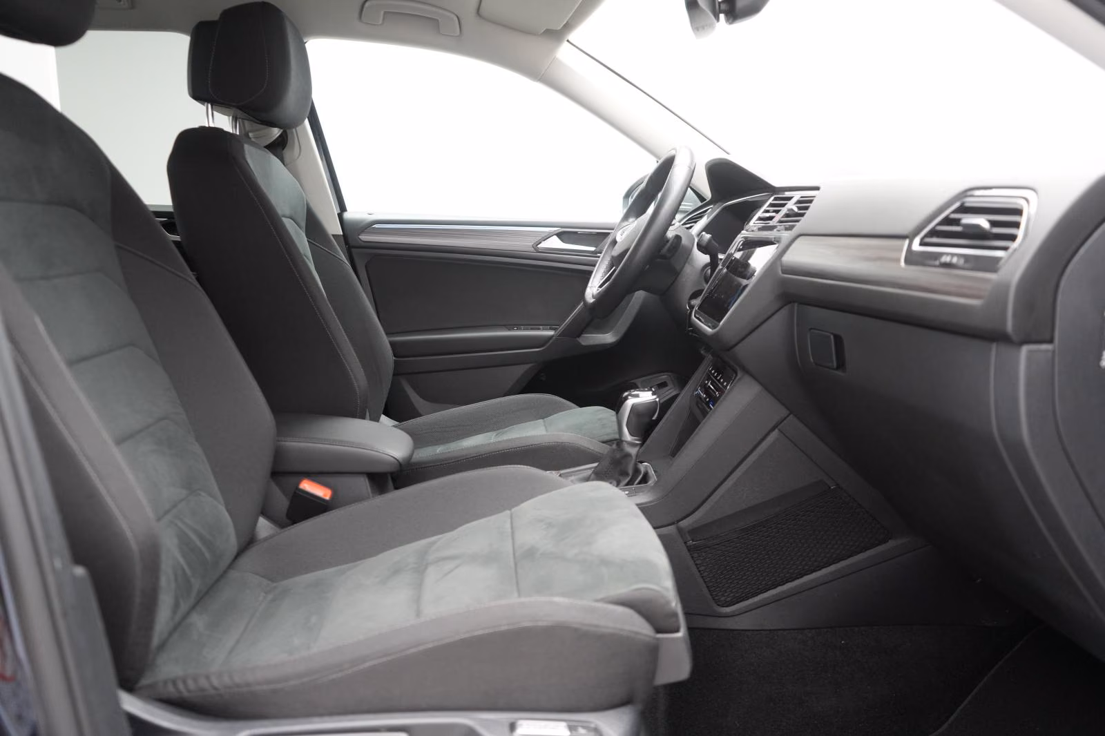 (B-380) Volkswagen Tiguan Allspace 2.0 TDI 4Motion DSG Life ACC/Kam - Image 9