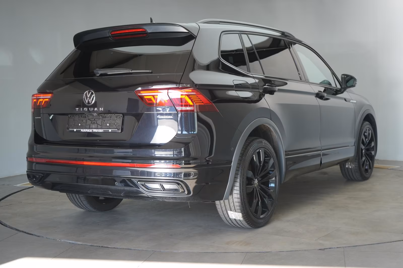 (B-422) Volkswagen(7 ghế) Tiguan Allspace 2.0 TDI 4Motion DSG R-Line ACC/K - Image 5