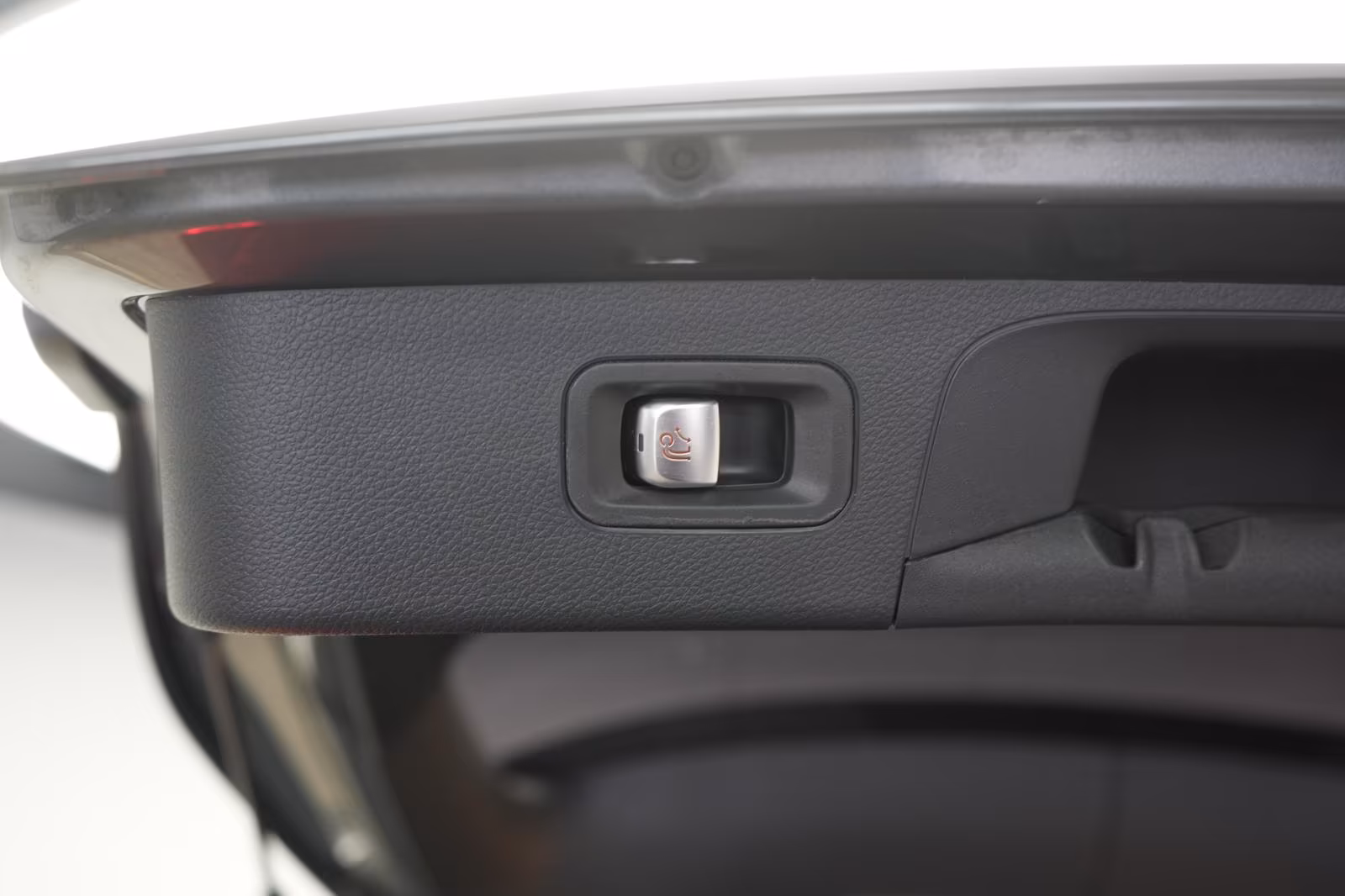 (B-473) Mercedes-Benz(Hybrid) GLC 300 e 4Matic 9G-Tronic Distronic/Kamera/ - Image 24