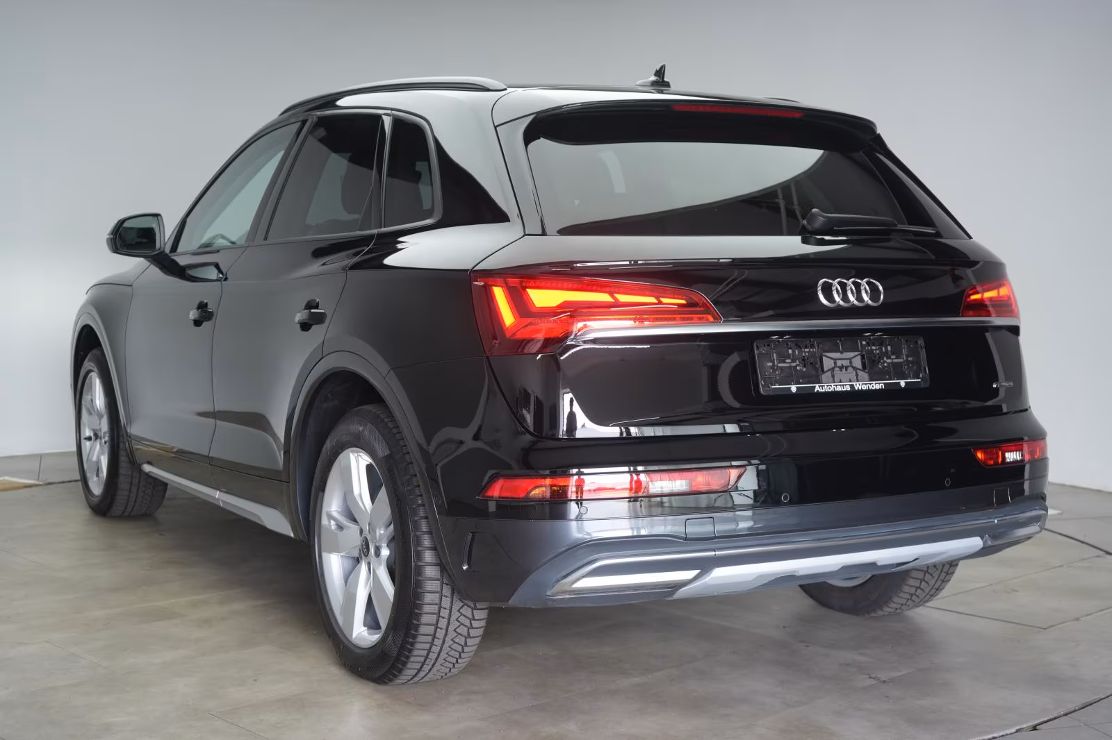 (B-414) Audi Q5 40 TDI quattro S tronic Navi/LED/Virtual/PDC - Image 4