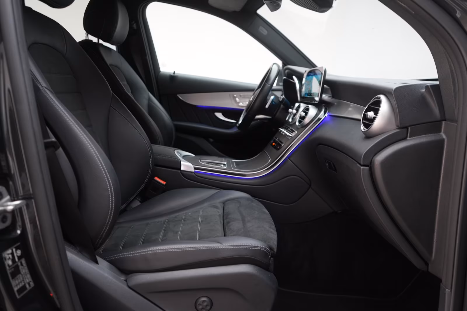 (B-714) Mercedes-Benz GLC 220 d 4Matic 9G-Tronic AMG Distronic/Kam - Image 8