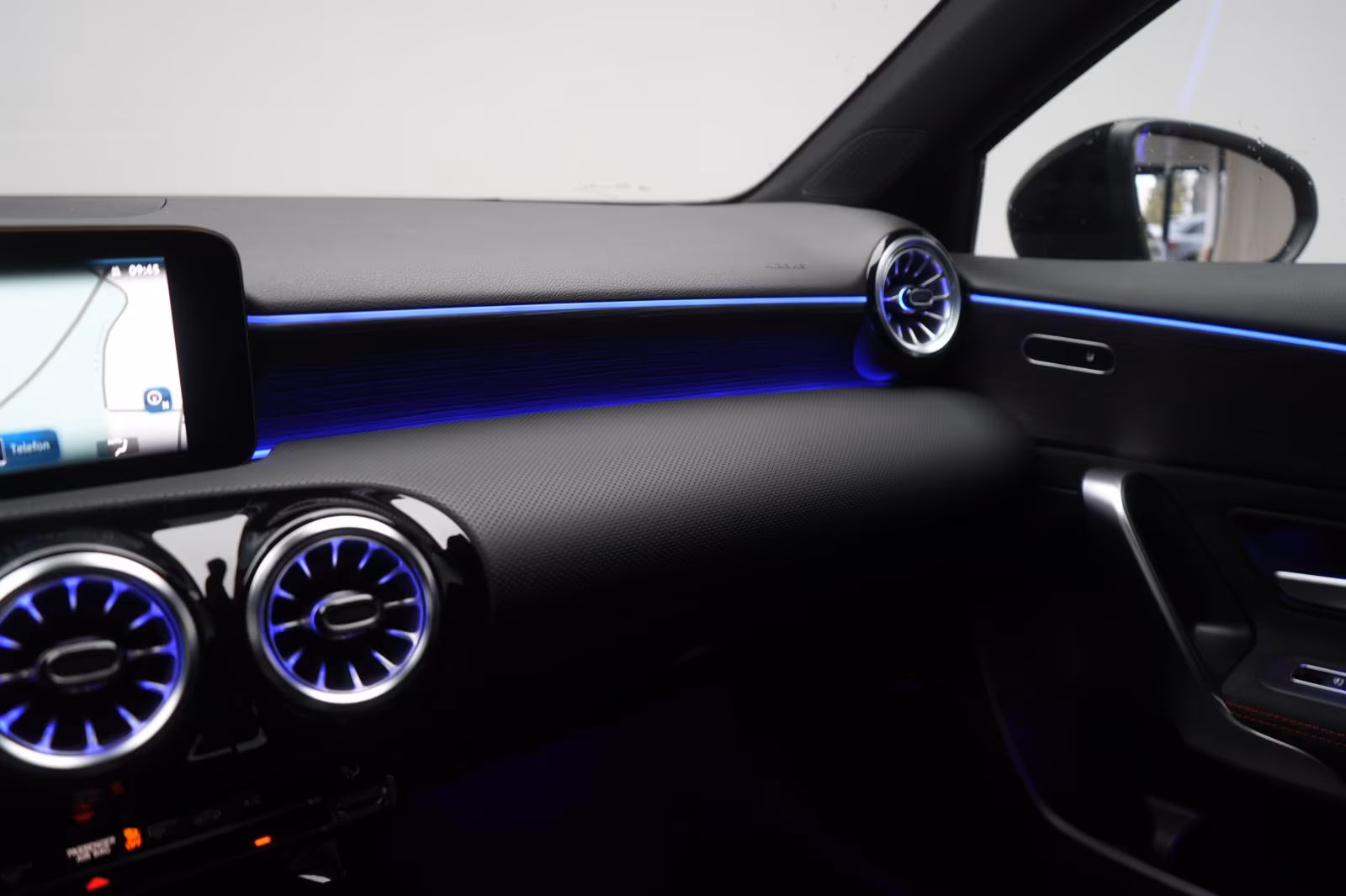 (B-727) Mercedes-Benz A 220 d 8G-DCT AMG Temp/Kamera/HUD/Lane/ - Image 17