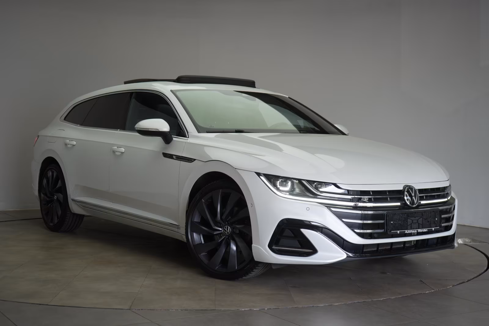(B-066) Volkswagen Arteon Shooting Brake 2.0 TDI DSG R-Line ACC/Kam - Image 1
