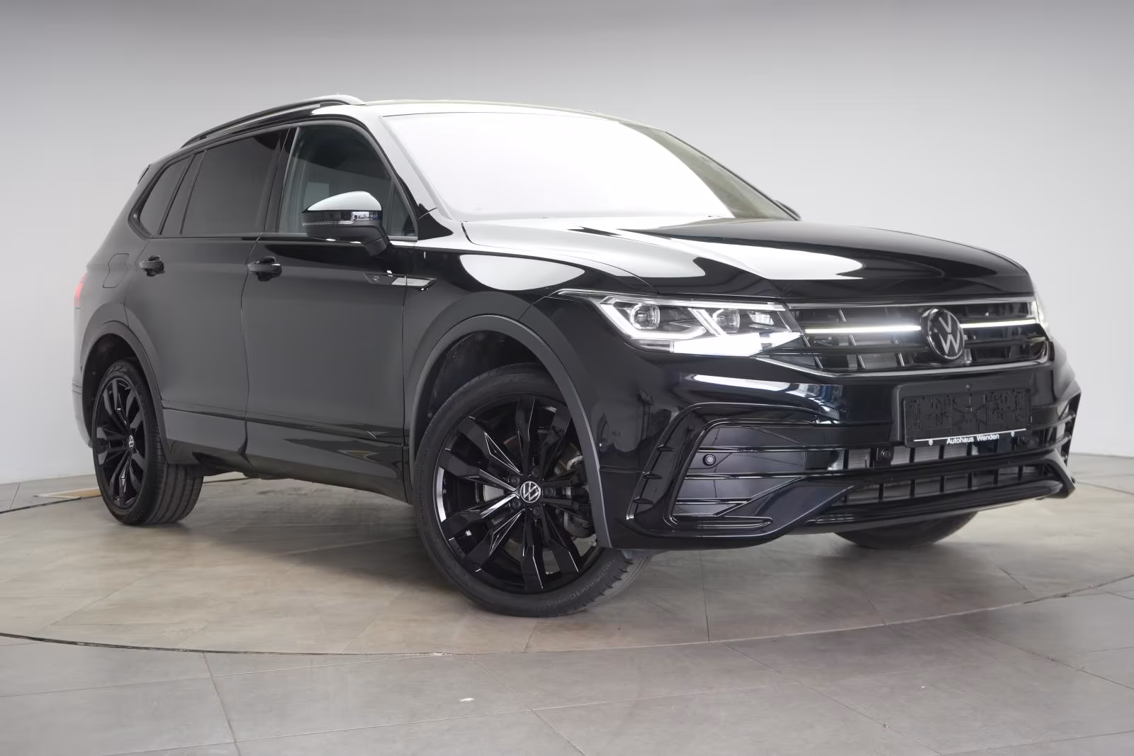 (B-249) Volkswagen Tiguan Allspace 2.0 TDI 4 Motion R line ACC/Kame - Image 1