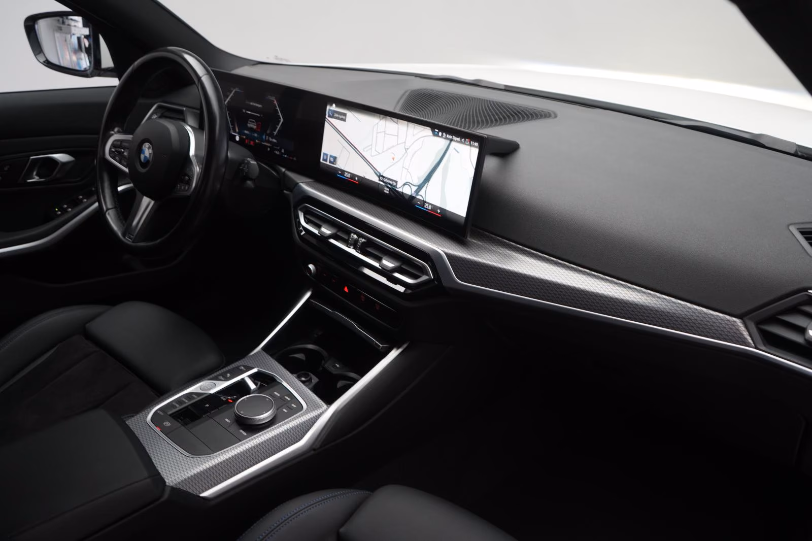 (B-409) BMW 320 i Touring M Sport ACC/Kamera/AHK/Lane/CarPla - Image 10