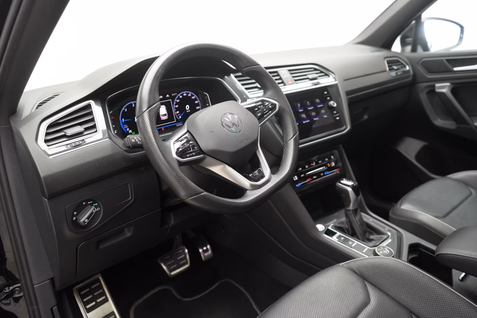 (B-538) Volkswagen Tiguan Allspace 2.0 TDI 4Motion DSG R-Line Leder - Image 8