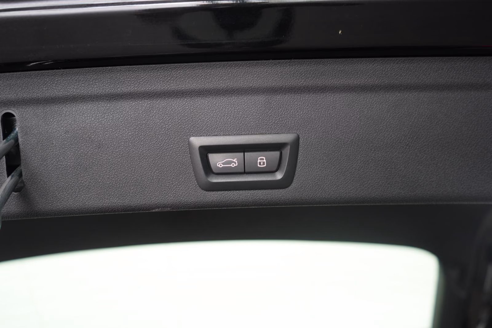 (B-058) BMW X6 M60 i xDrive Leder/HUD/Carbon/H&K/Kamera/AHK/ - Image 29