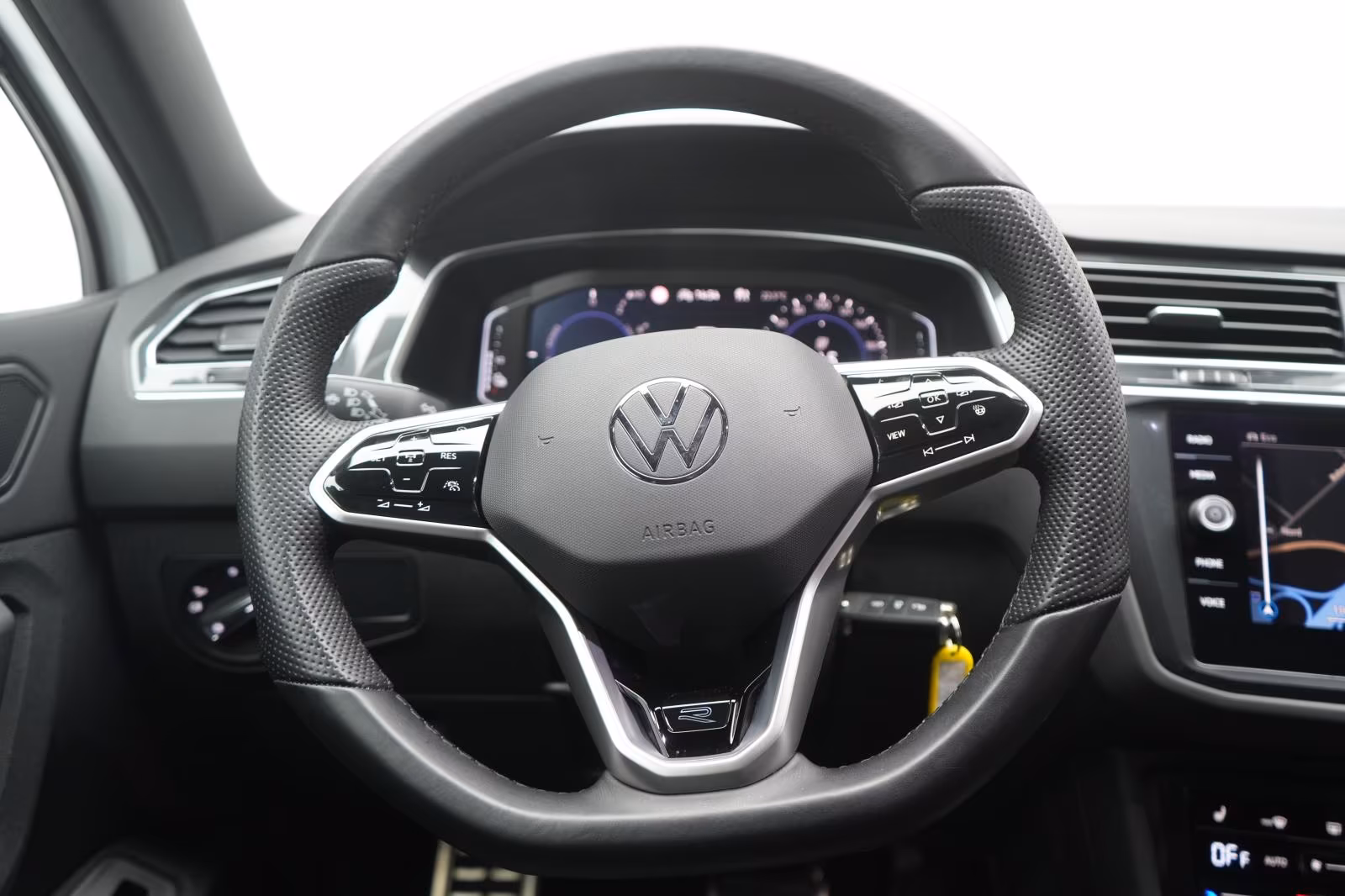 (B-037) Volkswagen(Hybrid) Tiguan 1.4 eHybrid DSG R-Line Leder/ACC/Kamera/V - Image 23