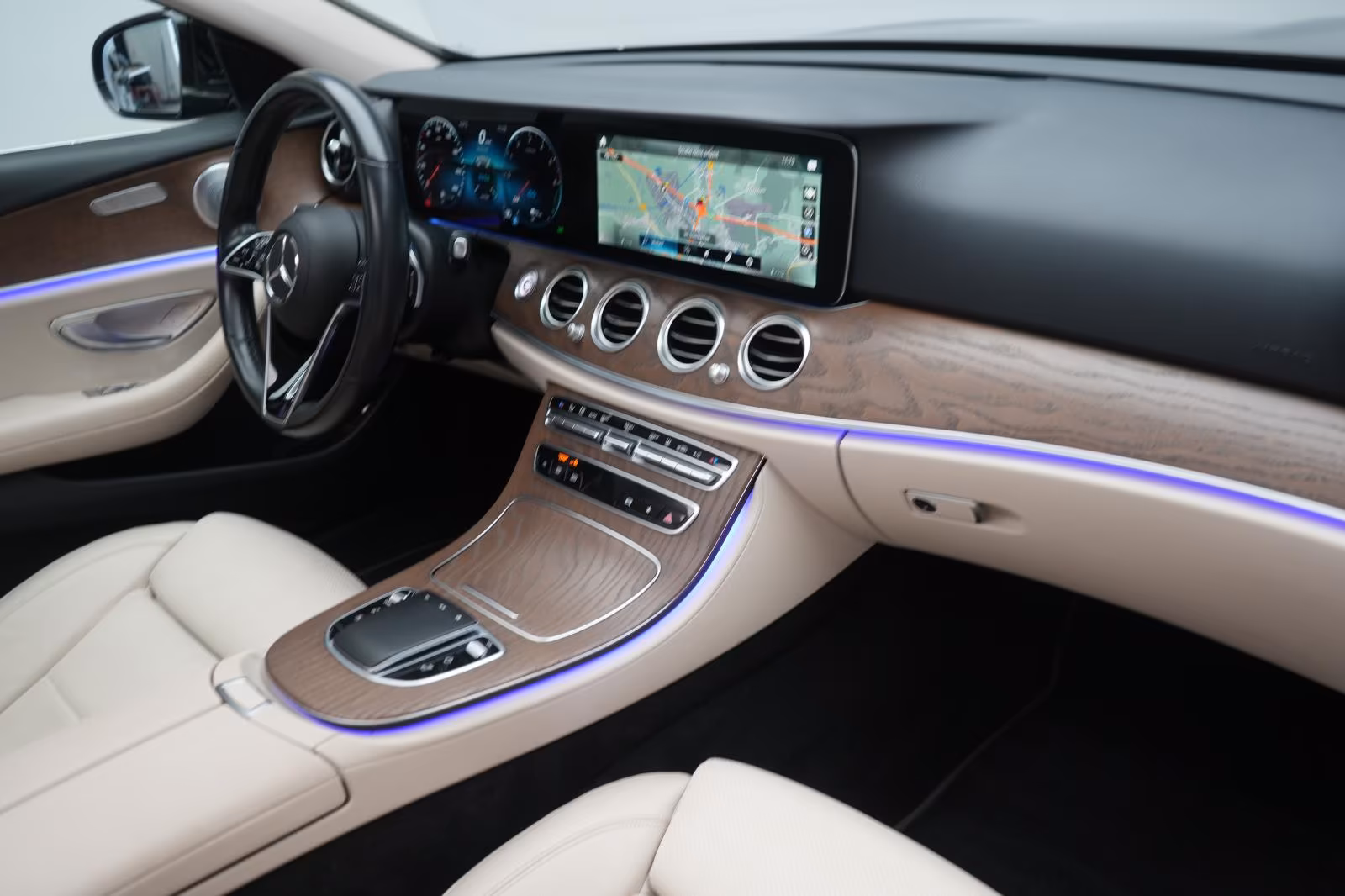(B-662) Mercedes-Benz(Hybrid) E 300 de T 9G-Tronic Avantgarde Distronic/Kamera - Image 10