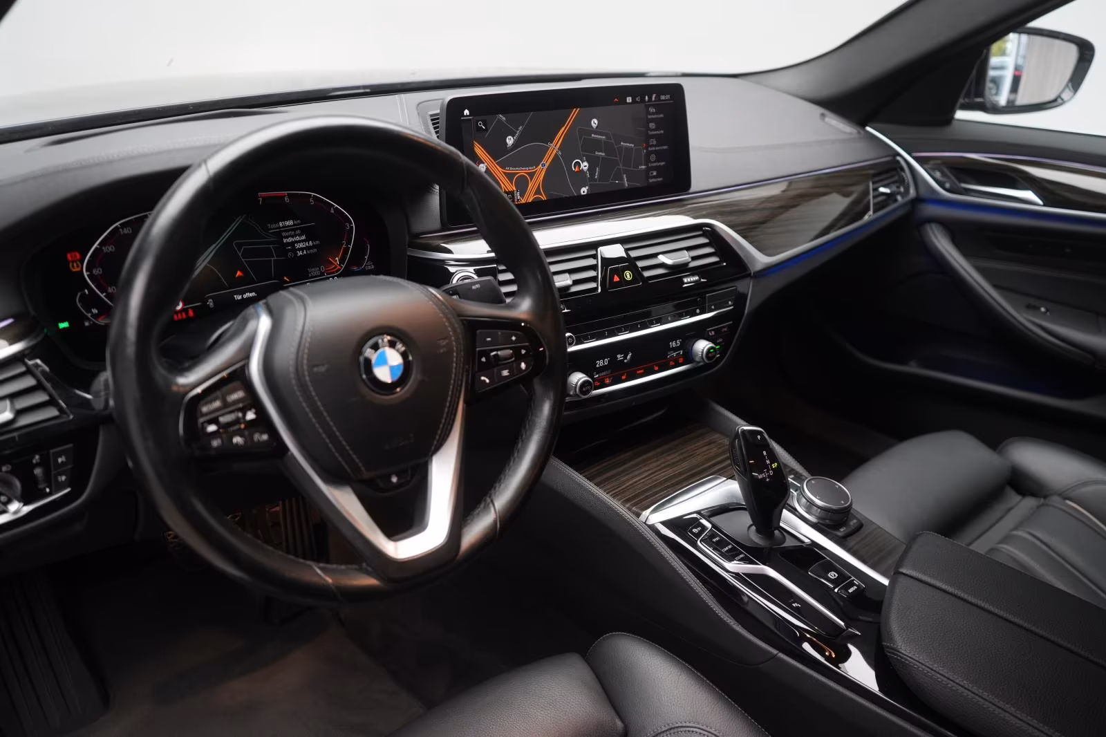 (B-568) BMW 520 i Luxury Line - Image 8