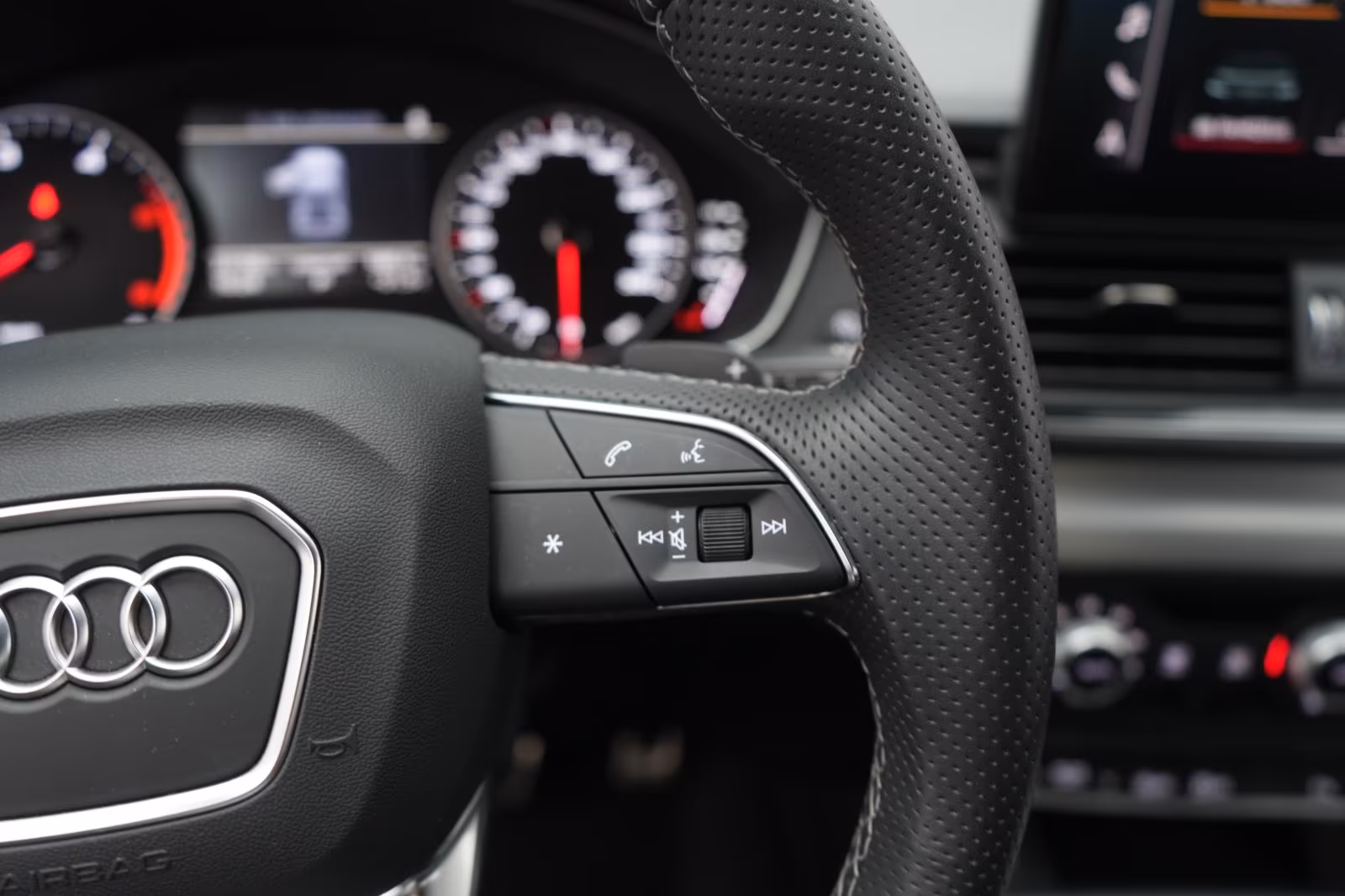 (B-249) Audi Q5 35 TDI Sportback S tronic S line Temp/Shzg/LE - Image 12