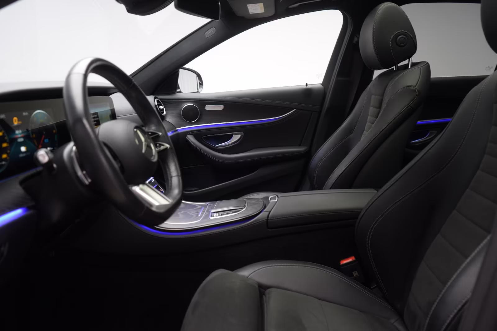 (B-355) Mercedes-Benz(Hybrid) E 300 de 9G-Tronic AMG Distronic/Kamera/Pano/L - Image 6