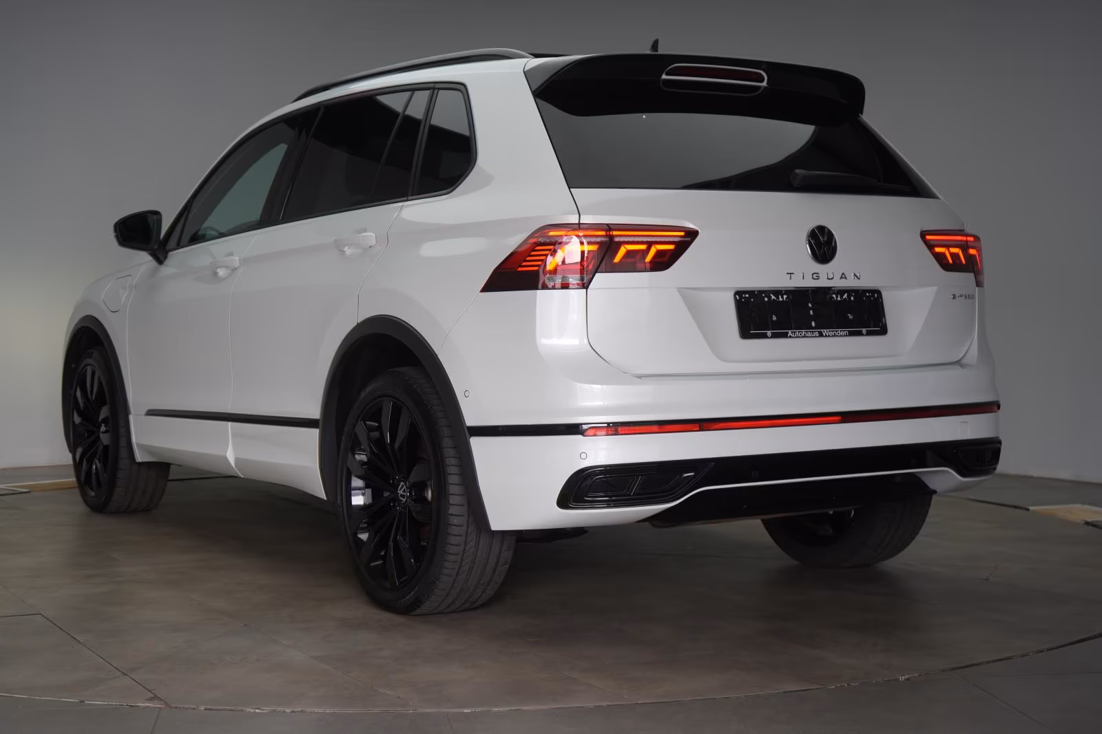 (B-147) Volkswagen(Hybrid) Tiguan 1.4 eHybrid DSG R-Line Leder/ACC/Pano/Kam - Image 4