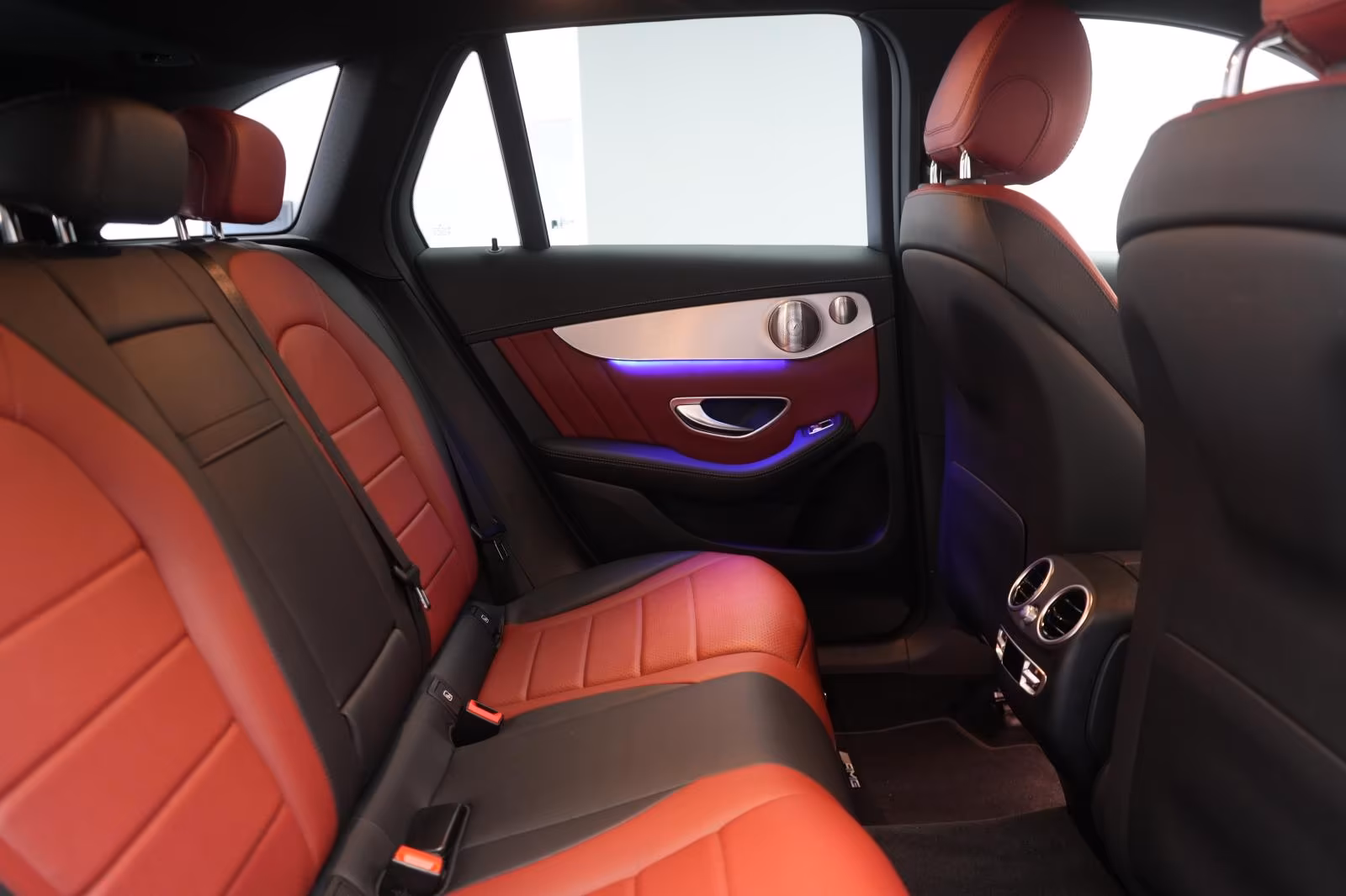 (B-315) Mercedes-Benz(Hybrid) GLC 300 de 4Matic 9G-Tronic AMG Leder/Distro - Image 11