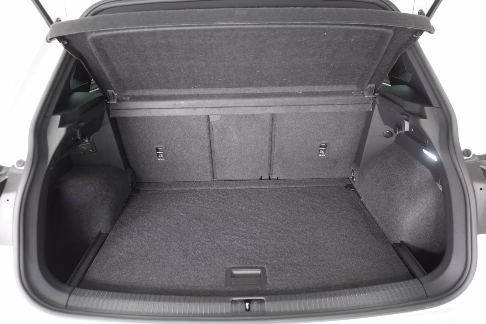 (B-115) Volkswagen Tiguan 1.5 TSI DSG R line ACC/Virtual/AHK/Lane/I - Image 23