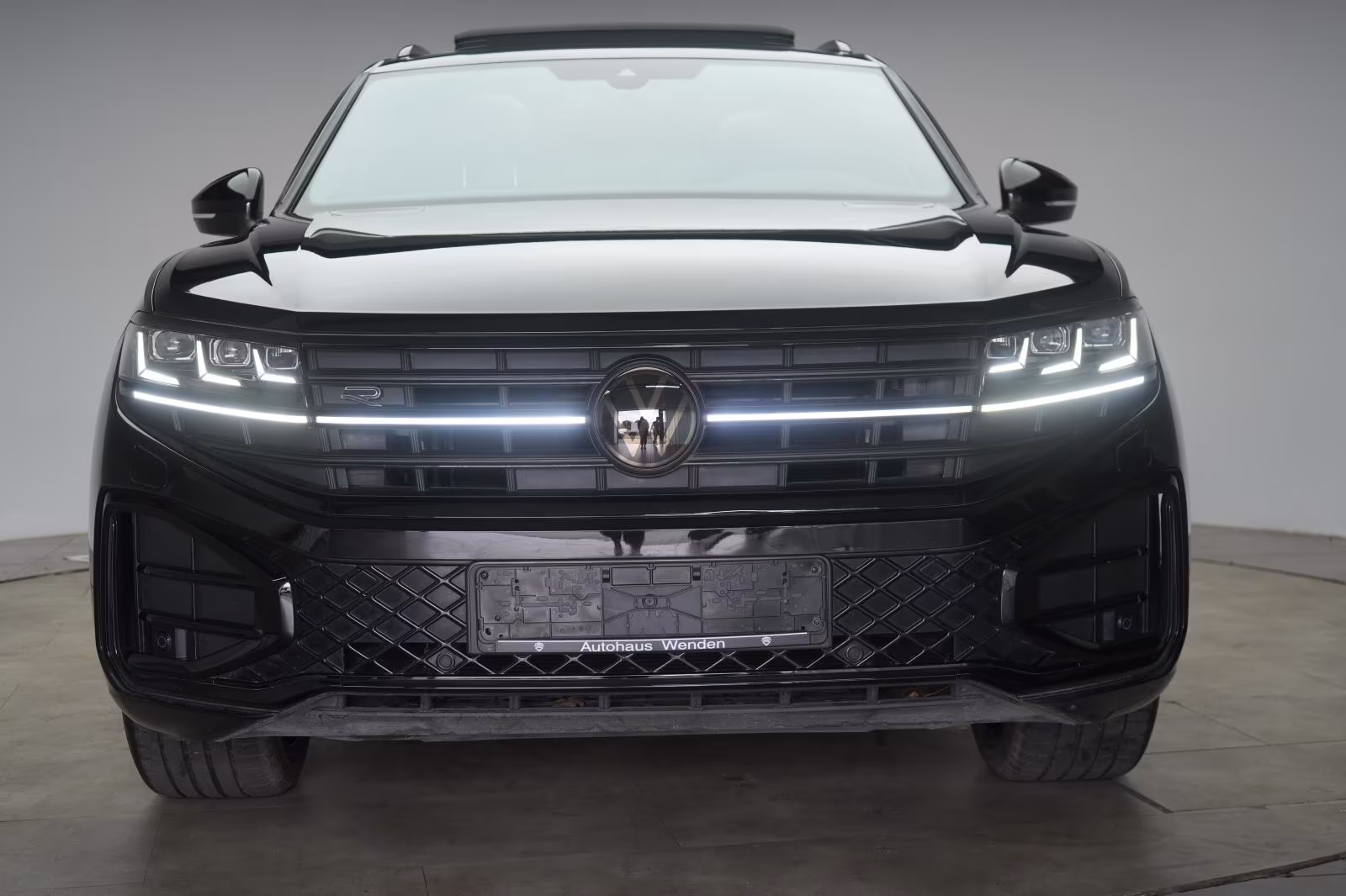 (B-295) Volkswagen Touareg 3.0 TDI 4Motion R-Line Leder/ACC/Pano/St - Image 2
