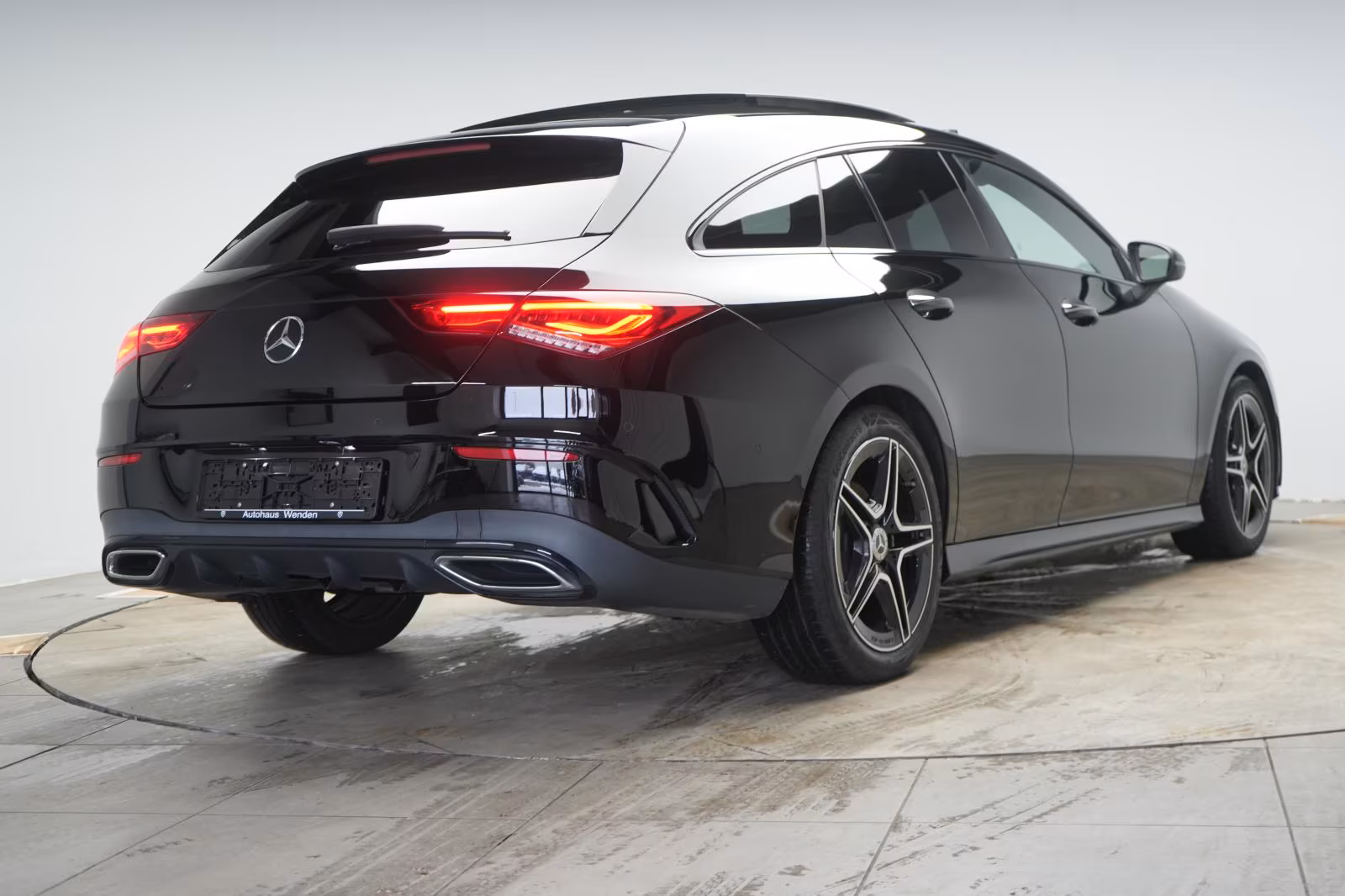 (B-710) Mercedes-Benz CLA 220 Shooting Brake d 8G-DCT AMG Distronic/K - Image 5