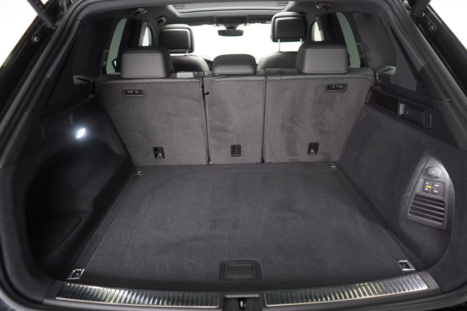 (B-295) Volkswagen Touareg 3.0 TDI 4Motion R-Line Leder/ACC/Pano/St - Image 32