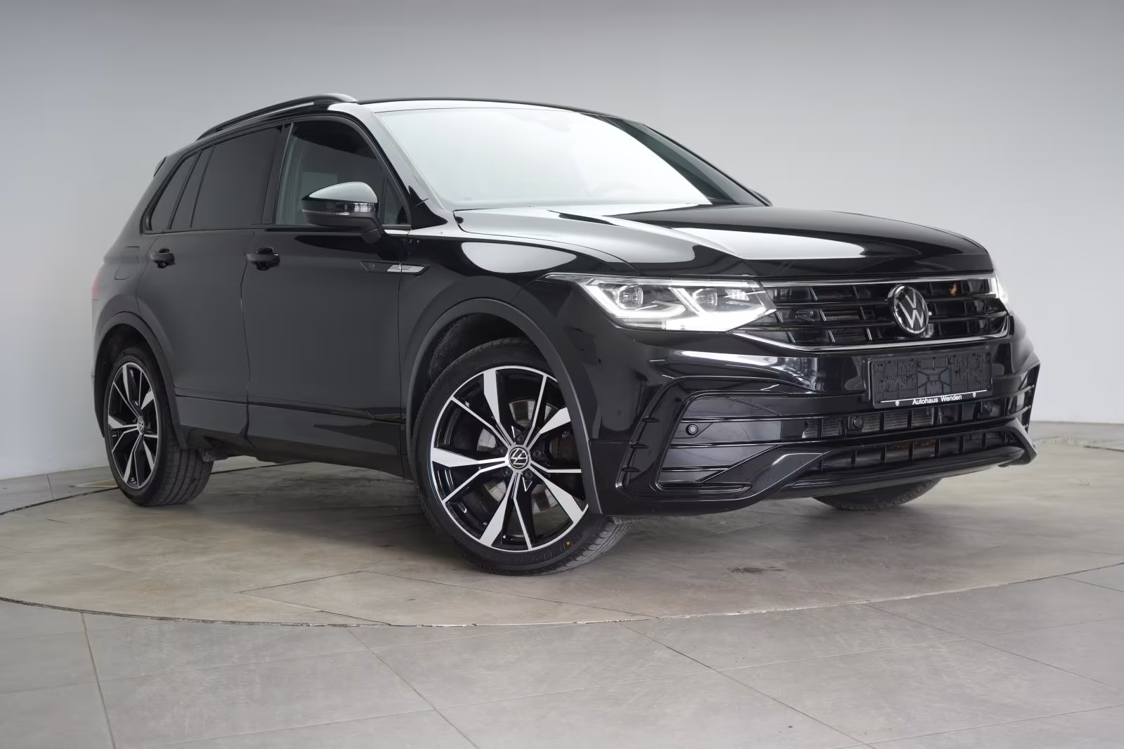 (B-332) Volkswagen Tiguan 2.0 TSI 4Motion DSG R-Line ACC/Kamera/Vir - Image 1