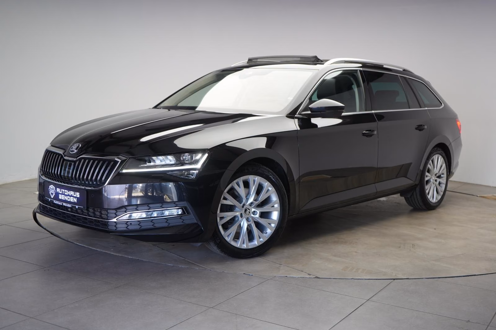 (B-612) Skoda Superb 2.0 TDI DSG ACC/Kamera/Pano/Virtual/Lane - Image 3