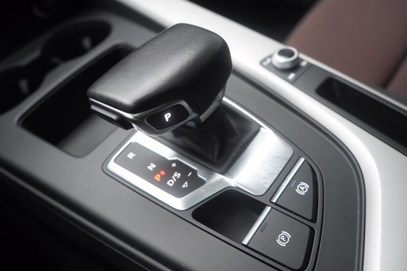 (B-727) Audi A4 40 TDI quattro S tronic S line Navi/Pano/AHK - Image 19