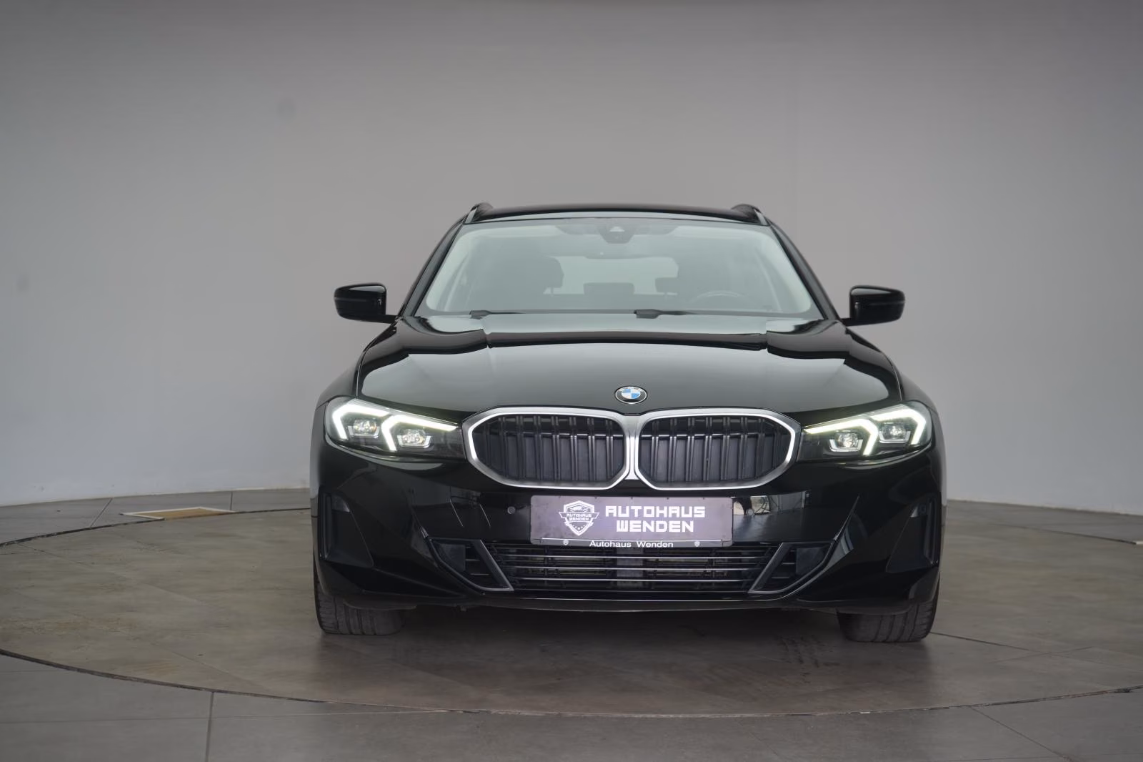 (B-559) BMW 318 d Touring CarPlay/Temp/Lane/Wide/LED - Image 2