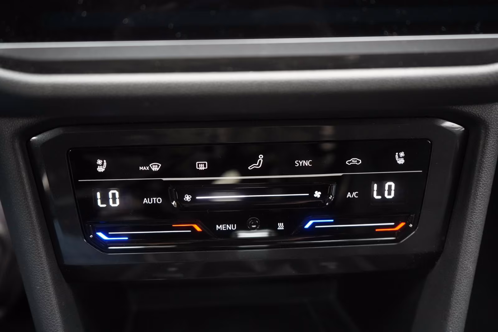 (B-373) Volkswagen Tiguan Allspace 2.0 TDI SCR 4Motion DSG R-Line - Image 15