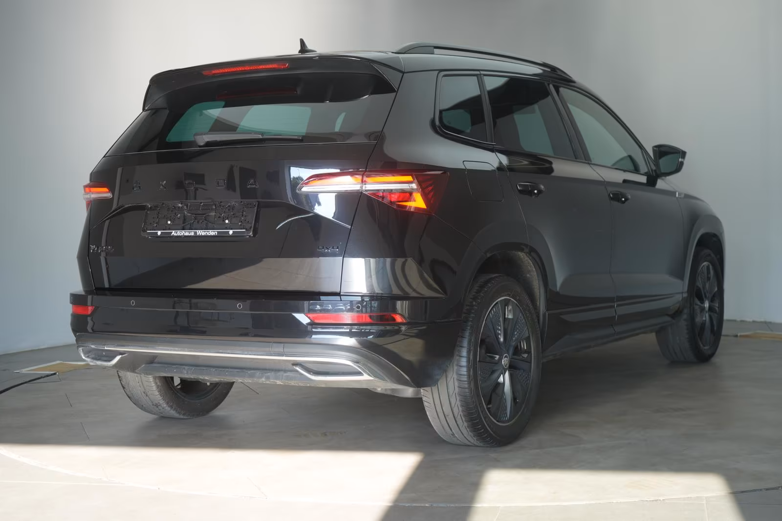 (B-757) Skoda Karoq 2.0 TDI 4x4 DSG Sportline AHK/Matrix/Virtu - Image 5